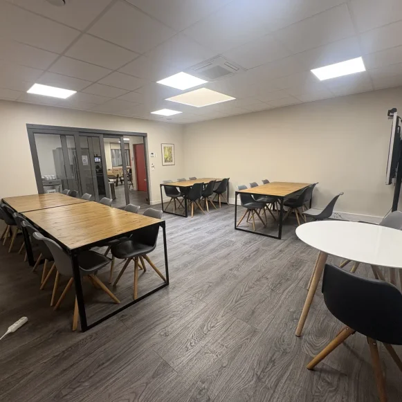 Bureau privé 14 m² 4 postes Location bureau Rue Marcel Mérieux Lyon 69007 - photo 5