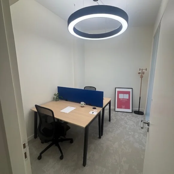 Bureau privé 10 m² 2 postes Location bureau Rue Turenne Bordeaux 33000 - photo 1