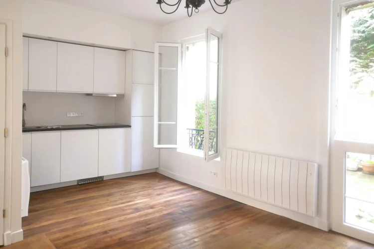 Espace indépendant - 92210 - 9 postes - 1650€