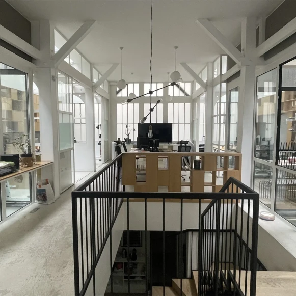 Bureau privé 8 m² 2 postes Location bureau Rue d'Enghien Paris 75010 - photo 1