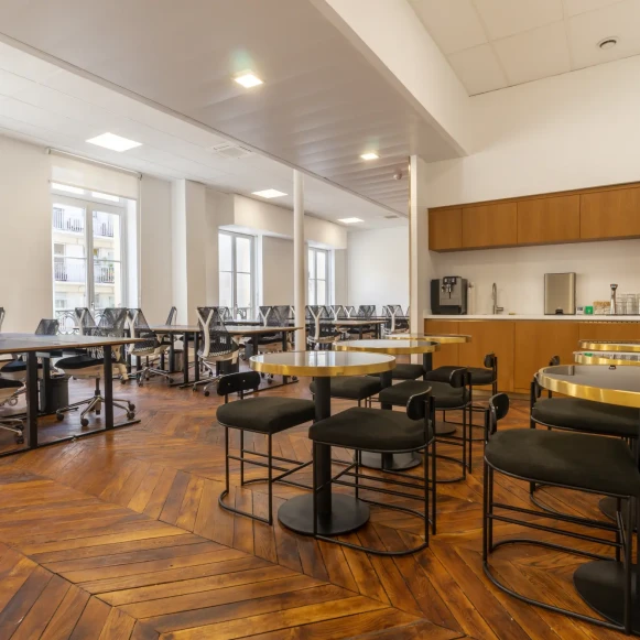Bureau privé 12 m² 4 postes Coworking Avenue de la République Paris 75011 - photo 1