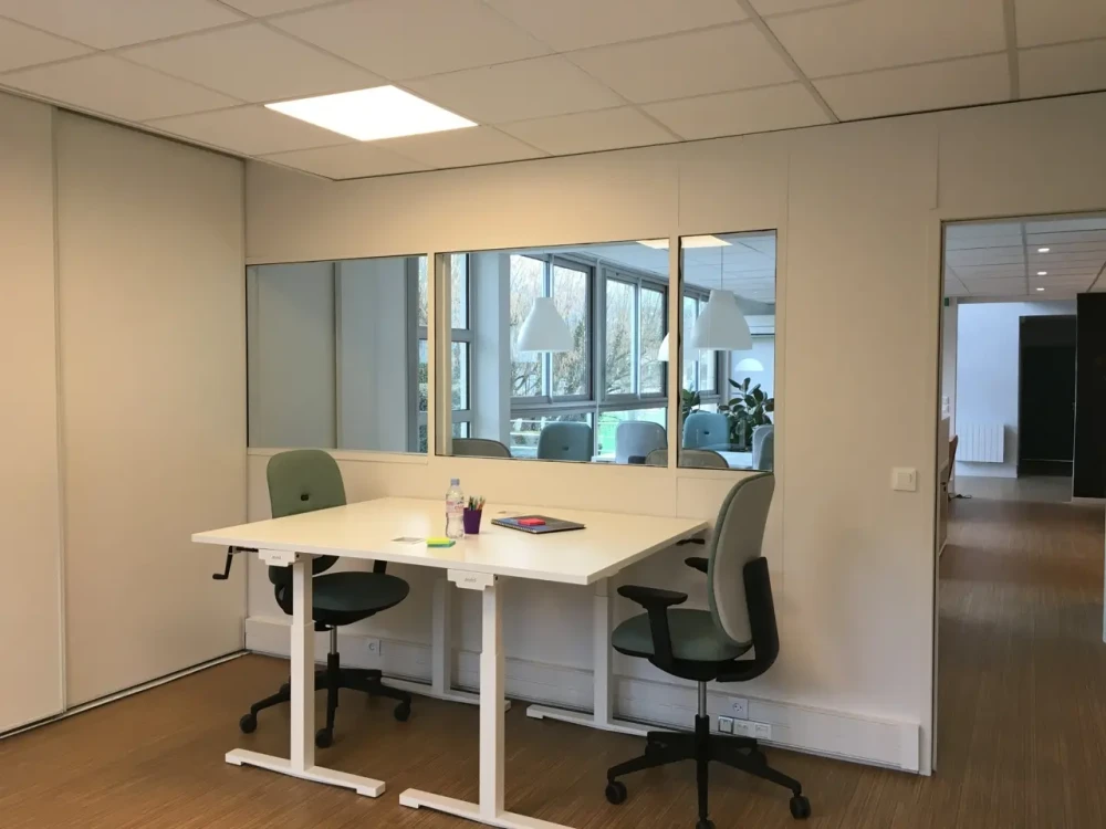 Bureau privé - 38240 - 4 postes - 800€