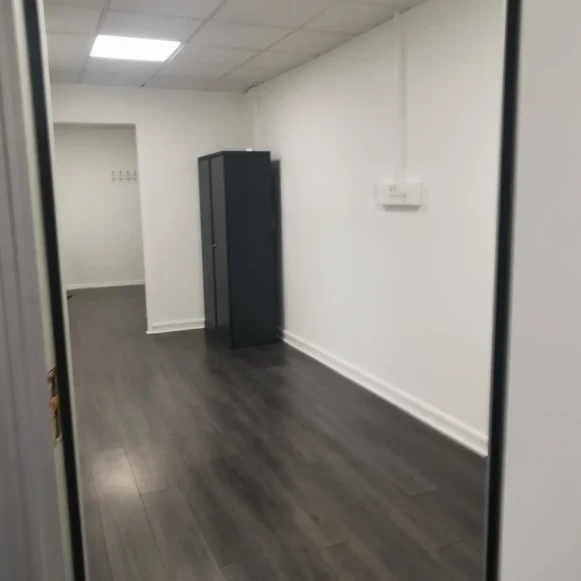 Bureau privé 14 m² 3 postes Location bureau Avenue Michelet Saint-Ouen-sur-Seine 93400 - photo 3