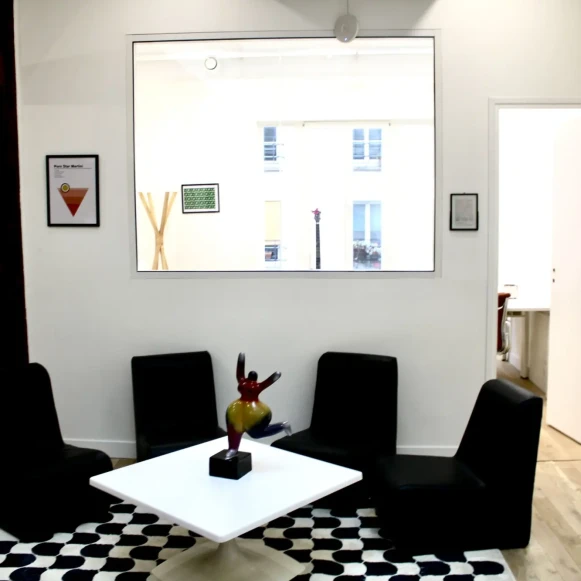 Bureau privé 20 m² 6 postes Location bureau Rue Bichat Paris 75010 - photo 3