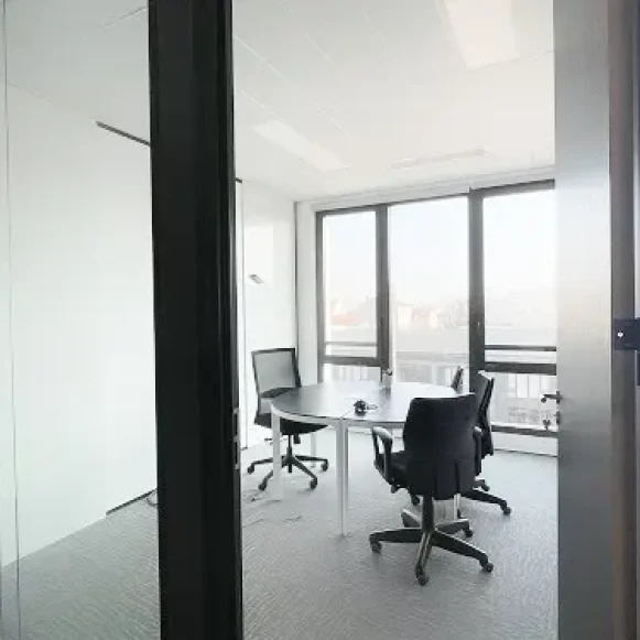 Bureau privé 18 m² 4 postes Coworking Rue Laure Diebold Lyon 69009 - photo 5