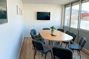 Open Space - 33110 - 9 postes - 300€