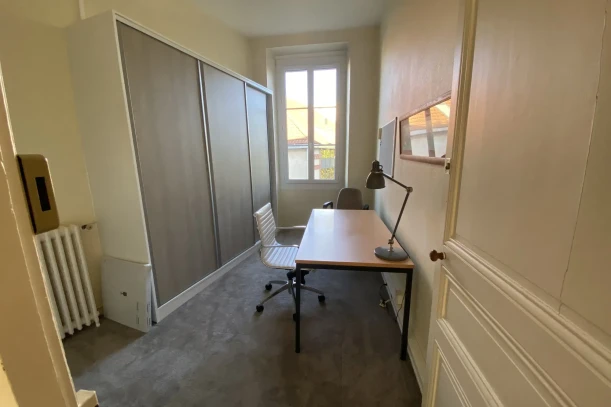Bureau privé - 44000 - 1 poste - 300€