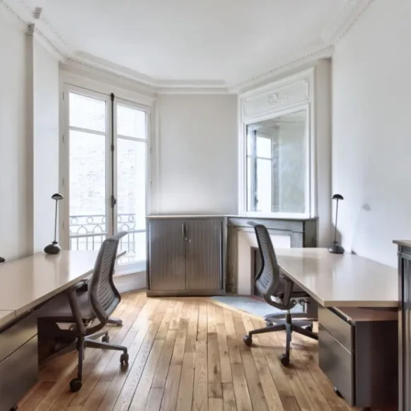 Bureau privé 13 m² 3 postes Location bureau Avenue Moderne Paris 75019 - photo 2