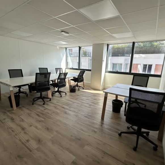 Bureau privé 51 m² 8 postes Location bureau Boulevard Gouvion-Saint-Cyr Paris 75017 - photo 2