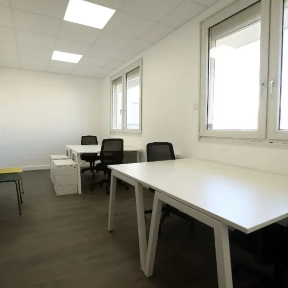 Bureau privé 20 m² 4 postes Location bureau Rue Volta Alfortville 94140 - photo 2