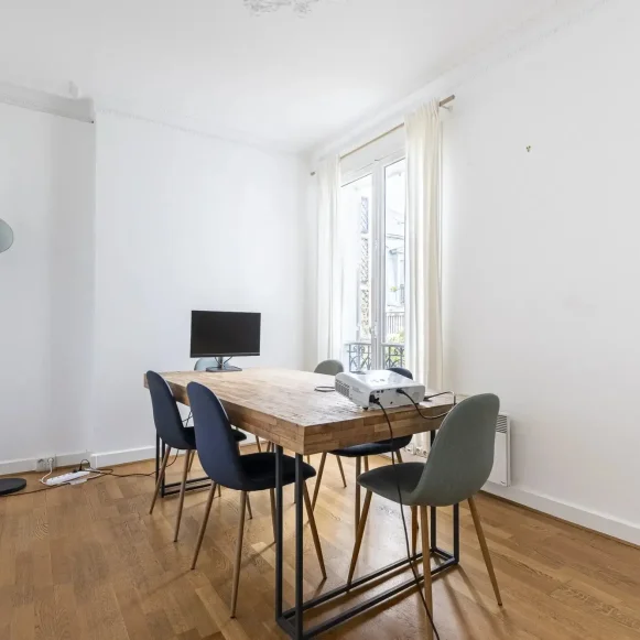 Bureau privé 13 m² 4 postes Location bureau Rue Louis le Grand Paris 75002 - photo 1
