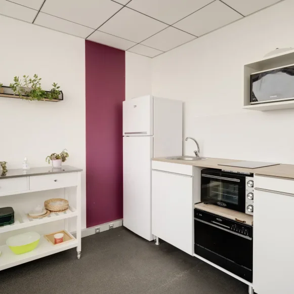 Bureau privé 22 m² 4 postes Coworking Rue Piroux Nancy 54000 - photo 1