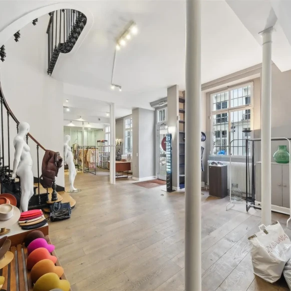Espace indépendant 356 m² 50 postes Location bureau Rue Croix des Petits Champs Paris 75001 - photo 8