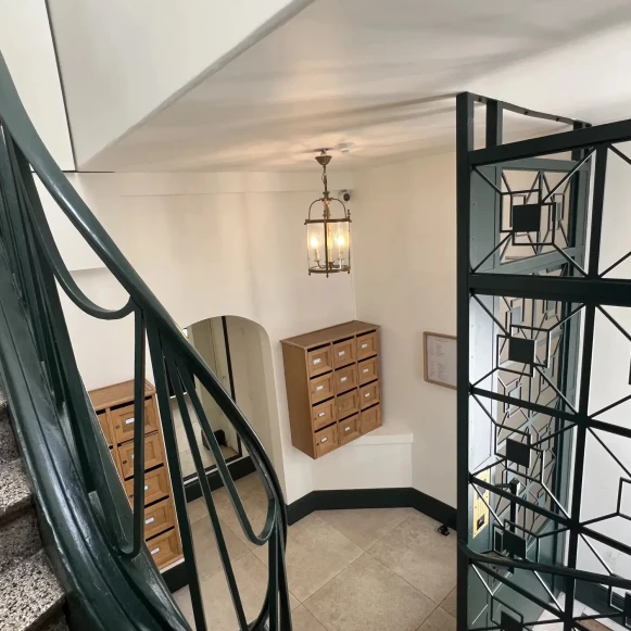 Open Space  1 poste Location bureau Rue d'Amsterdam Paris 75008 - photo 8