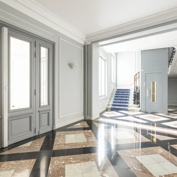 Bureau privé 330 m² 70 postes Coworking Rue Galilée Paris 75016 - photo 8