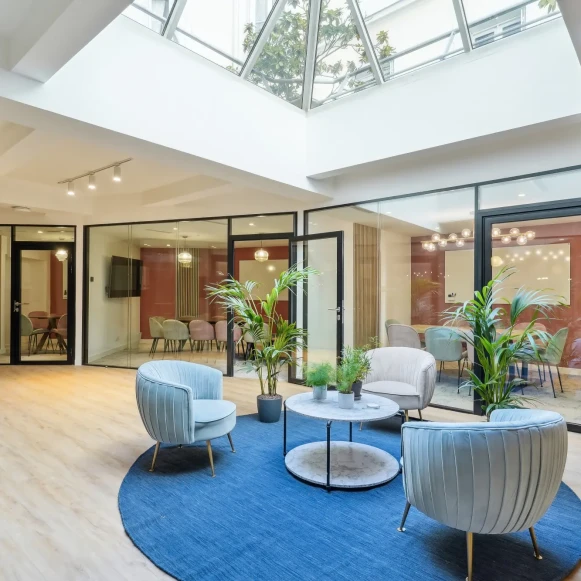 Espace indépendant 190 m² 28 postes Coworking Rue de Saint-Pétersbourg Paris 75008 - photo 2