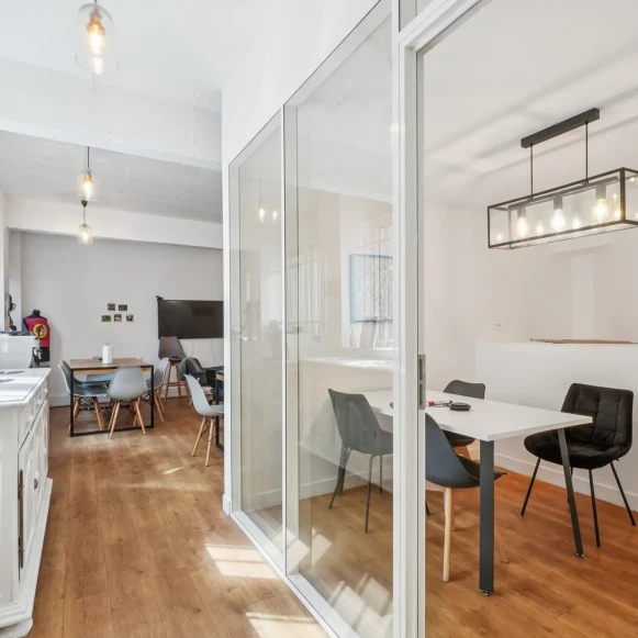 Espace indépendant 670 m² 110 postes Location bureau Rue du Faubourg Saint-Denis Paris 75010 - photo 5