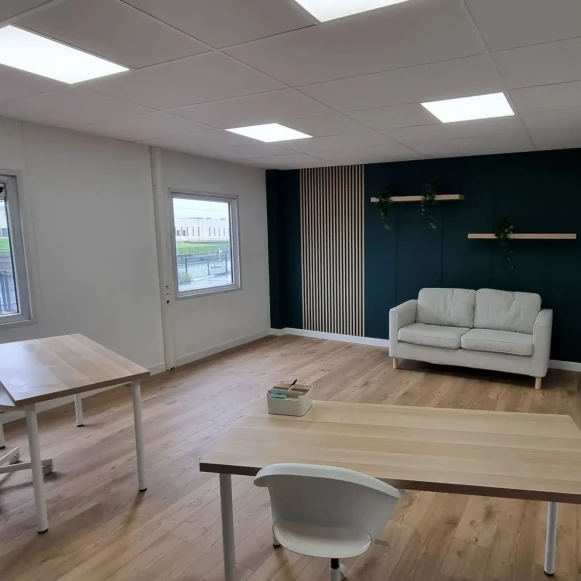 Bureau privé 25 m² 2 postes Coworking Rue du Dronckaert Roncq 59223 - photo 1
