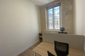 Bureau privé - 33300 - 2 postes - 800€