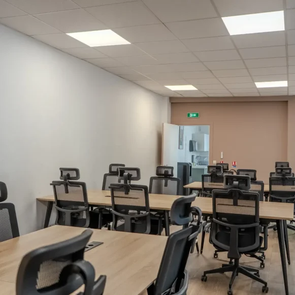 Espace indépendant 100 m² 18 postes Coworking Rue du Faubourg Saint-Martin Paris 75010 - photo 1