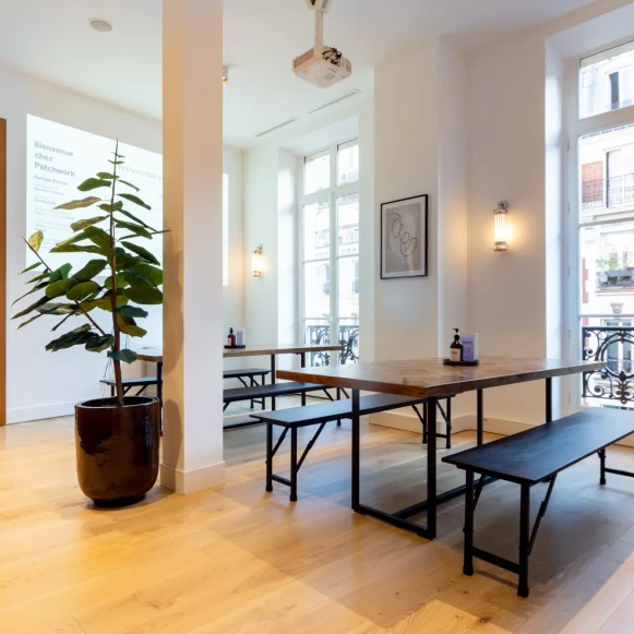 Espace indépendant 128 m² 32 postes Location bureau Avenue de la République Paris 75011 - photo 1