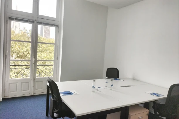 Bureau privé - 44000 - 3 postes - 1320€