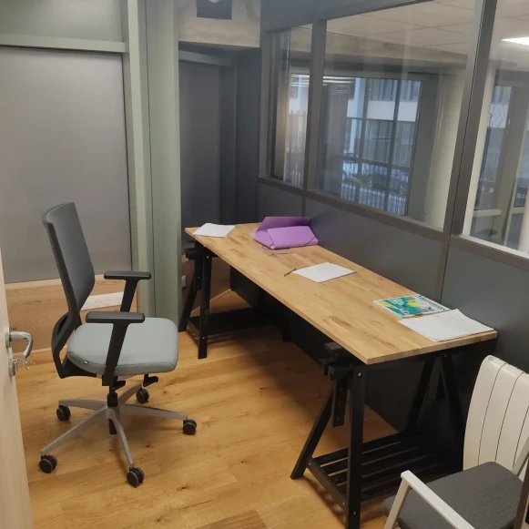 Bureau privé 6 m² 2 postes Coworking Rue Jean Pacilly Palaiseau 91120 - photo 2