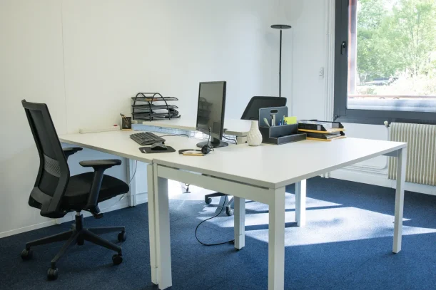 Bureau privé - 77300 - 3 postes - 1080€