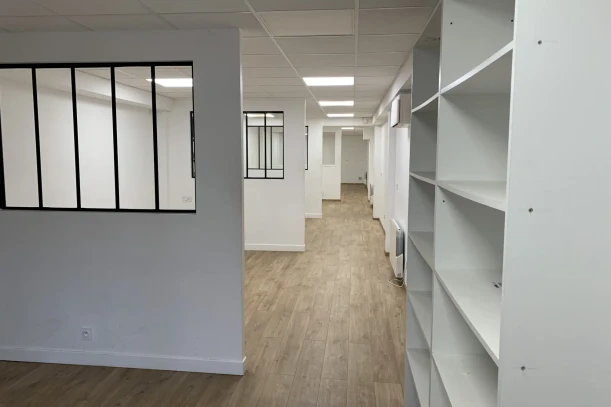 Open Space - 92000 - 6 postes - 150€