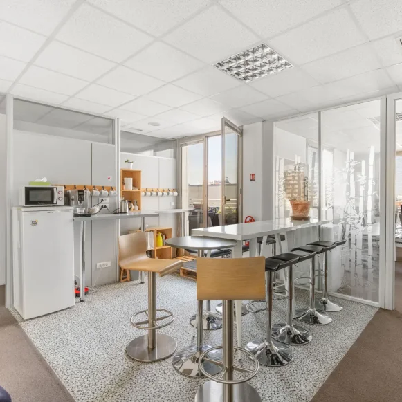 Espace indépendant 170 m² 26 postes Coworking Avenue Philippe Auguste Paris 75011 - photo 7