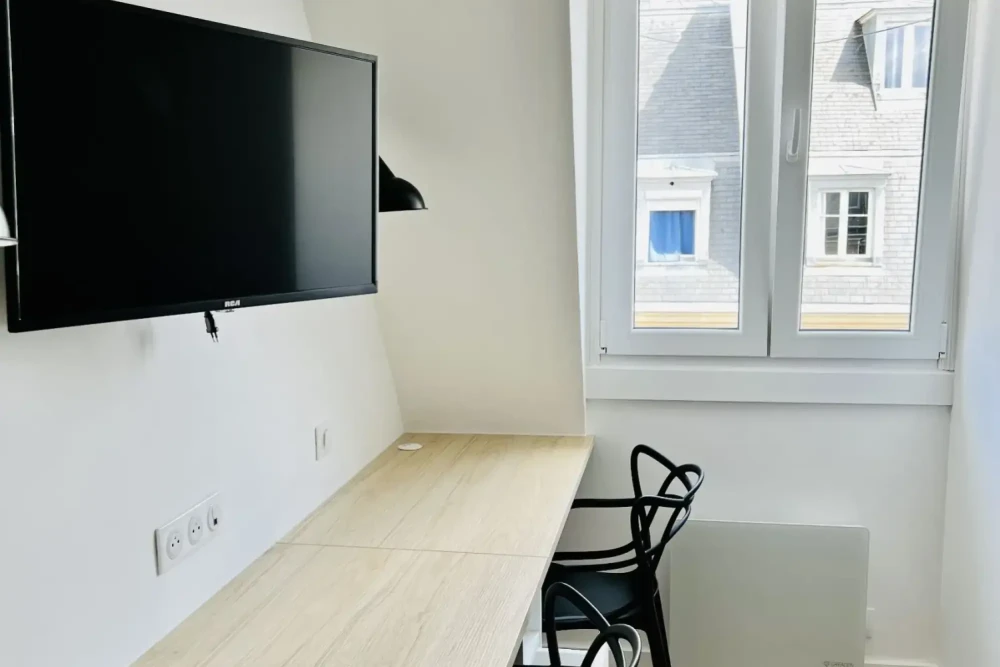 Espace indépendant - 75017 - 3 postes - 500€