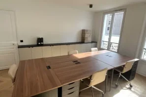 Bureau privé - 75010 - 4 postes - 2200€