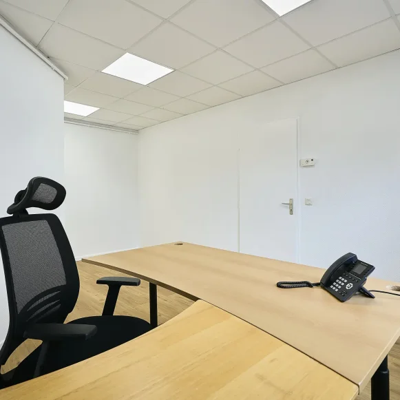 Bureau privé 15 m² 5 postes Coworking Rue de Fontenoy Lille 59000 - photo 6