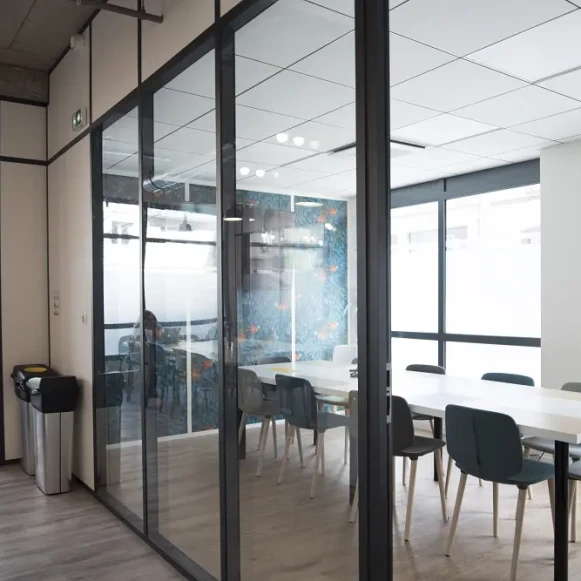 Bureau privé 15 m² 4 postes Coworking Rue du Commandant Fuzier Lyon 69003 - photo 5