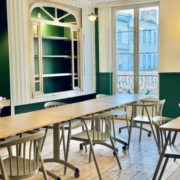 Open Space  20 postes Coworking Rue Montesquieu Libourne 33500 - photo 1