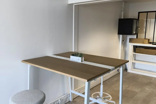 Open Space - 40990 - 2 postes - 150€