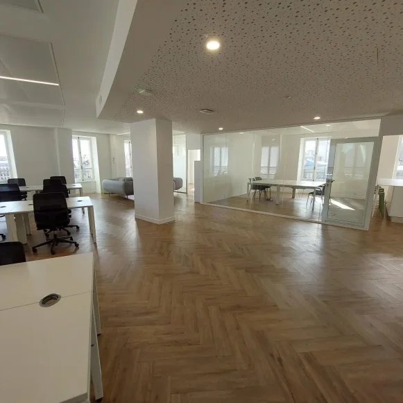 Bureau privé 165 m² 33 postes Coworking Rue du Louvre Paris 75001 - photo 2