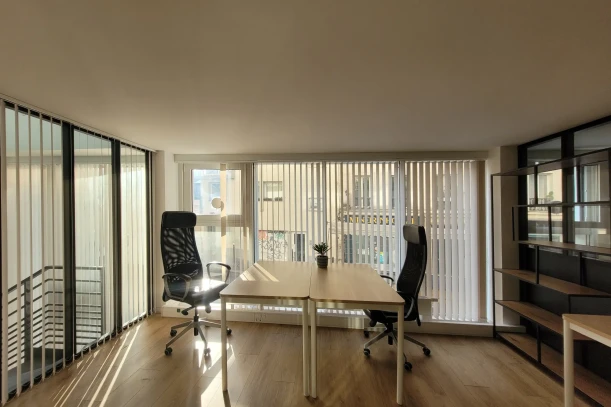 Bureau privé - 75020 - 4 postes - 1350€