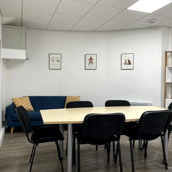 Bureau privé 29 m² 5 postes Coworking Rue de Montreuil Paris 75011 - photo 5