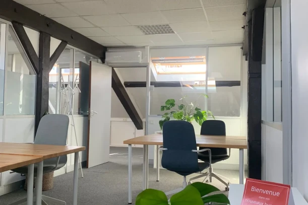 Bureau privé - 75011 - 5 postes - 1800€