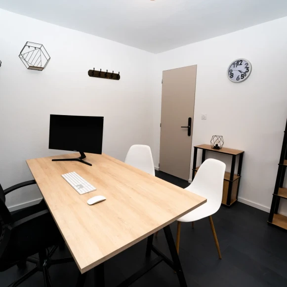 Bureau privé 19 m² 4 postes Location bureau Rue Jean Jaurès Brionne 27800 - photo 2