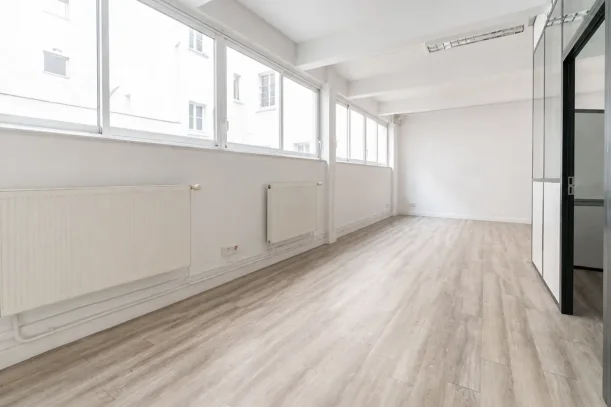 Espace indépendant - 75011 - 13 postes - 2500€