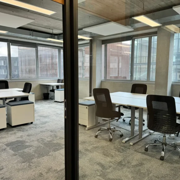 Bureau privé 250 m² 42 postes Coworking Allée Clémentine Deman Lille 59000 - photo 4