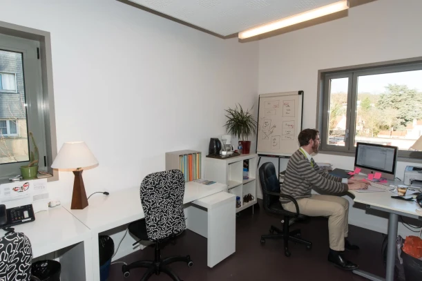Bureau privé - 78000 - 3 postes - 245€