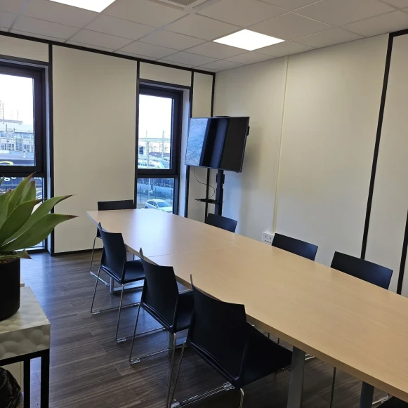 Bureau privé 15 m² 3 postes Location bureau Rue de Paris Noisy-le-Sec 93130 - photo 5