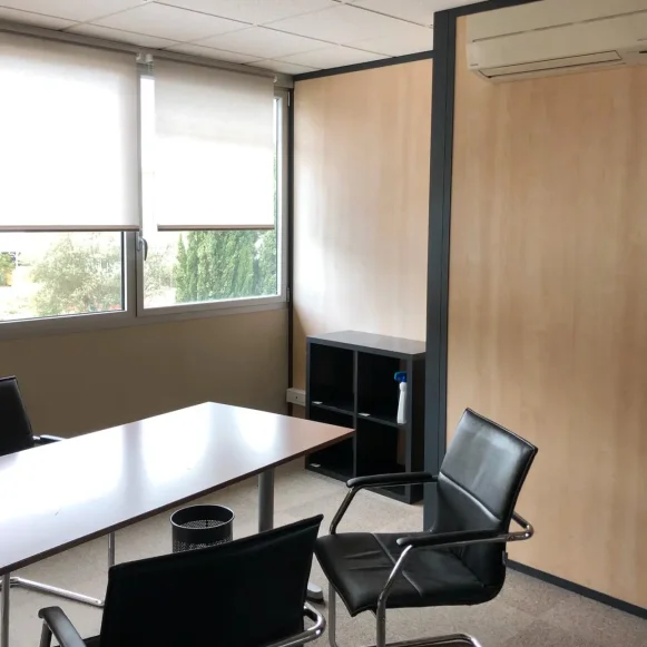 Bureau privé 11 m² 2 postes Location bureau Rue Pierre Gilles de Gennes Labège 31670 - photo 6