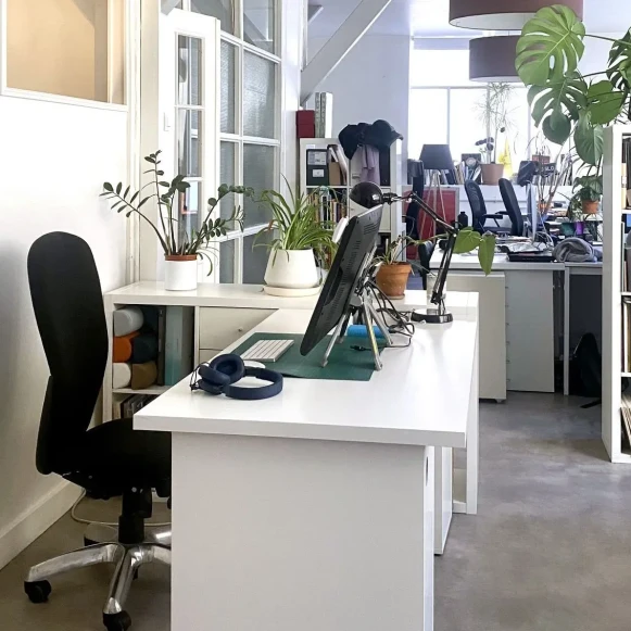 Open Space  1 poste Location bureau Rue Saint-Maur Paris 75011 - photo 1