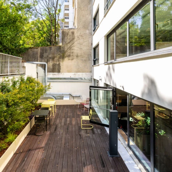 Espace indépendant 557 m² 76 postes Location bureau Rue de Berri Paris 75008 - photo 1