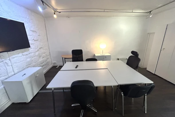 Bureau privé - 75009 - 6 postes - 2000€