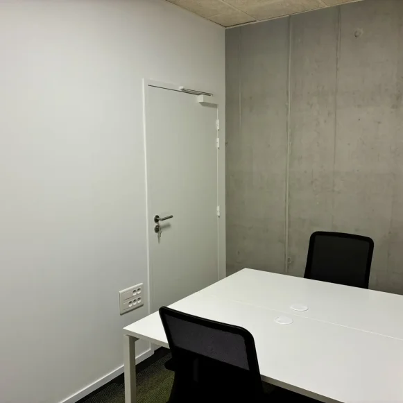 Bureau privé 8 m² 2 postes Location bureau Rue Fulton Angers 49000 - photo 1